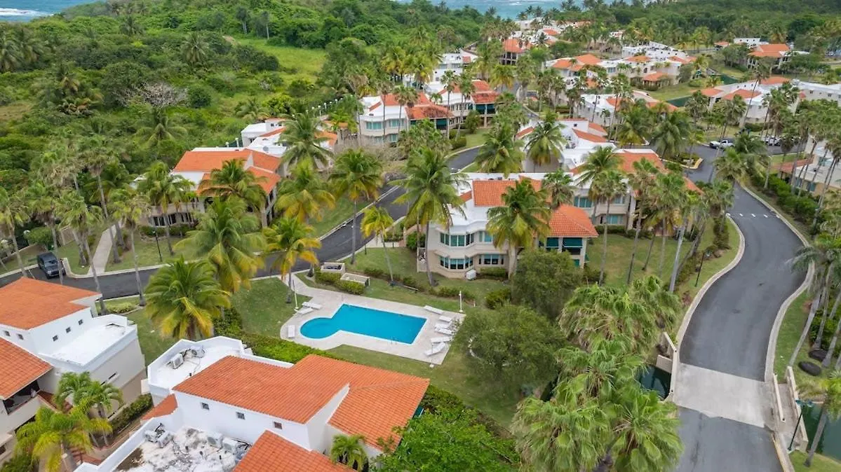 Upscale Villa In Gated Community Beach Access Yari Vega Alta