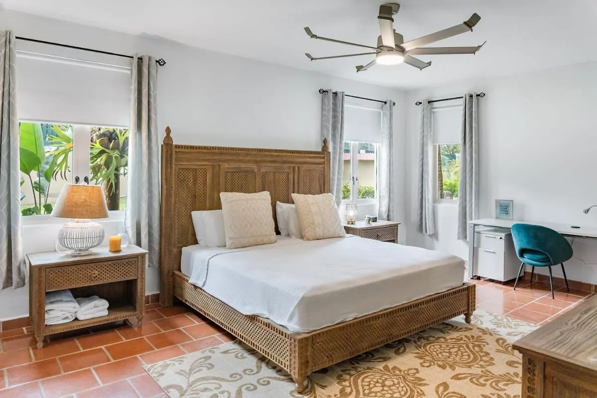 Upscale Villa In Gated Community Beach Access Yari Vega Alta